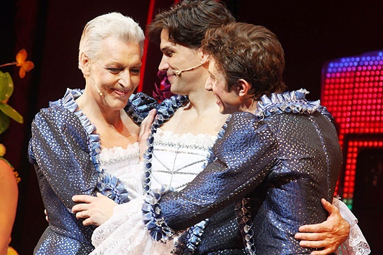 Priscilla Opening in Toronto – cc – Tony Sheldon – Will Swenson – Nick Adams (hug)