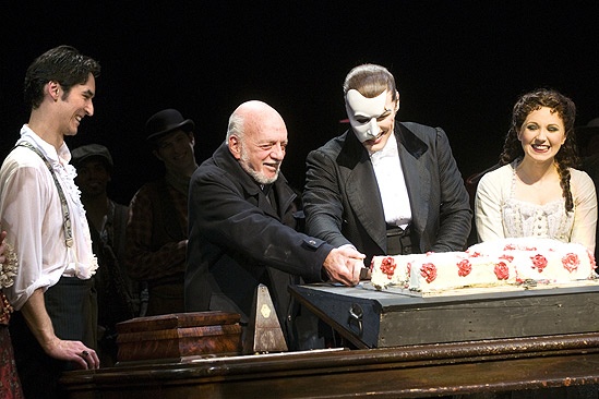 Phantom of the Opera 23rd Anniversary – Sean MacLaughlin – Harold Prince – Hugh Panaro – Sara Jean Ford (cake)
