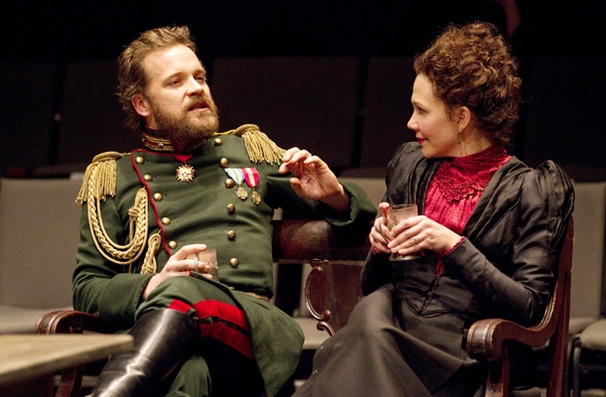 Show Photos - Three Sisters - Peter Sarsgaard - Maggie Gyllenhaal
