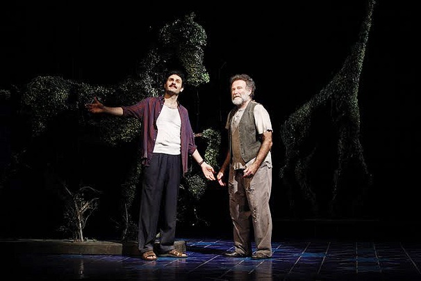 Show Photos - Bengal Tiger at the Baghdad Zoo - Arian Moayed - Robin Williams
