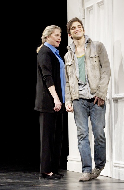 Show Photos - High - Kathleen Turner - Evan Jonigkeit