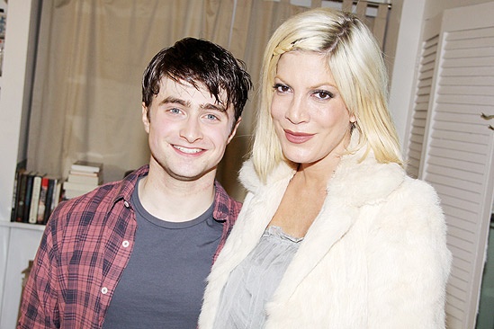 Tori Spelling Visits Daniel Radcliffe – Daniel Radcliffe – Tori Spelling
