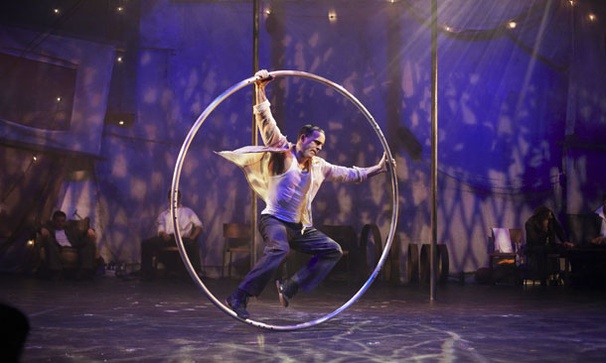 Show Photos - Traces - cast