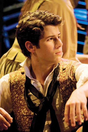 Nick Jonas On Stage – Nick Jonas (les miz London)