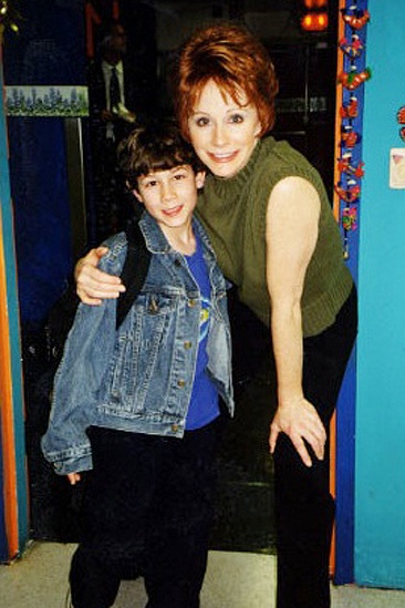 Nick Jonas On Stage – Nick Jonas – Reba McEntire