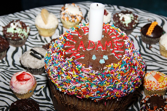Adam Pascal First Memphis Performance – cupcakes