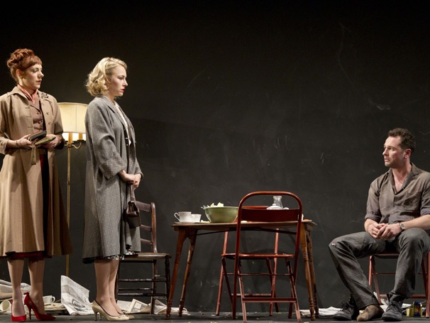 Show Photos - Look Back in Anger - Charlotte Parry - Sarah Goldberg - Matthew Rhys 
