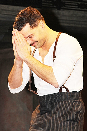 Evita – Opening – Ricky Martin