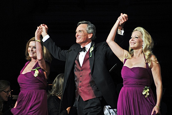 Before their big getaway, the newly minted Von Trapp family singers join their voices in “So Long, Farewell.”