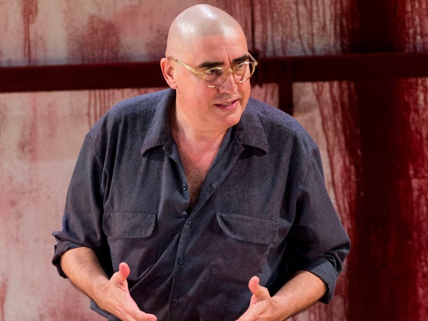 Show Photos - Red - Alfred Molina