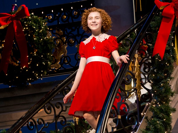 Show Photos - Annie - Lilla Crawford