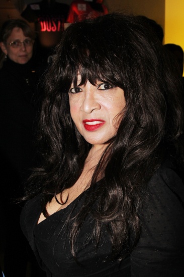 Forever Dusty Opening – Ronnie Spector