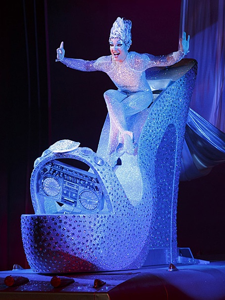 Show Photos - Priscilla Queen of the Desert - tour - Bryan West