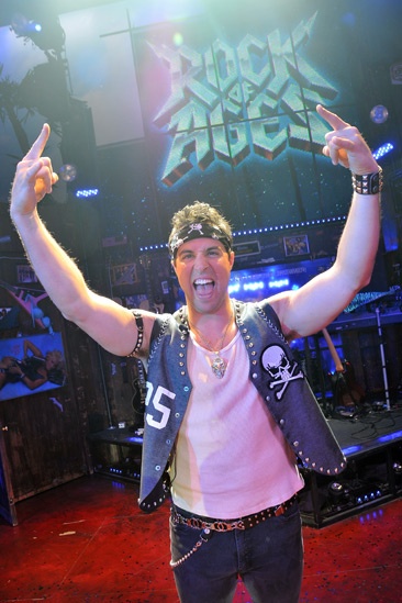 Rock of Ages – Mark Teixeira Cameo – Mark Teixeira
