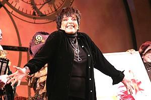 Liza Minnelli at Wicked - Liza Minnelli (onstage)