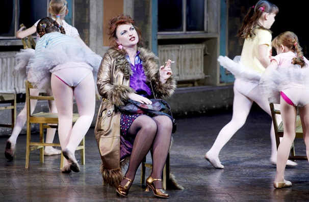 Show Photos - Billy Elliot - Kate Hennig