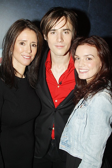 Spider-man GMA- Julie Taymor – Reeve Carney – Jennifer Damiano
