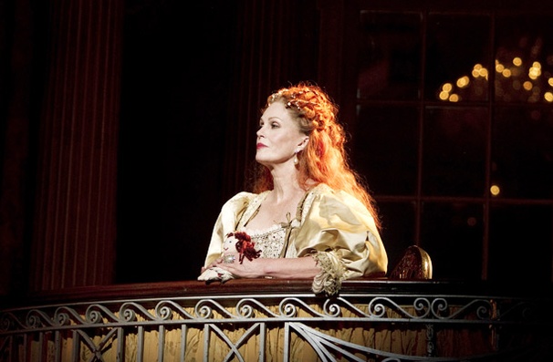 Show Photos - La Bete - Joanna Lumley