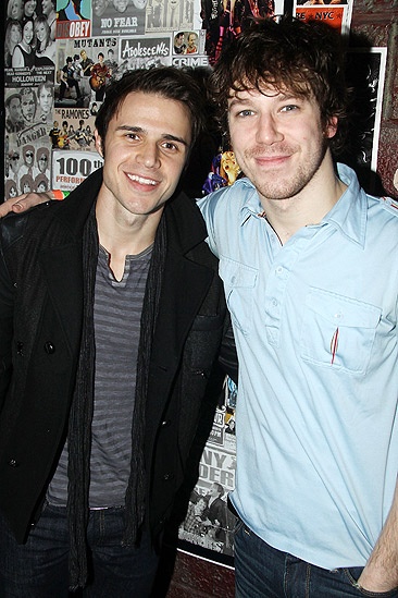 Kris Allen Idiot – Kris Allen – John Gallagher Jr.