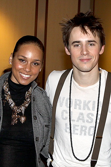 Spider-man – Alicia Keys – Reeve Carney
