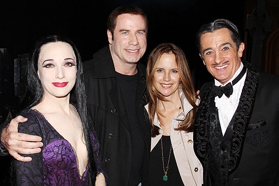 Travolta Addams - Bebe Neuwirth - John Travolta - Kelly Preston - Roger Rees