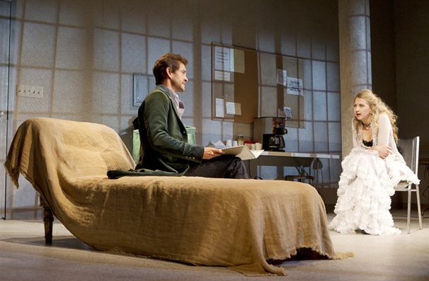 Show Photos - Venus in FUr - Hugh Dancy - Nina Arianda