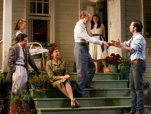 Show Photos - Picnic - cast