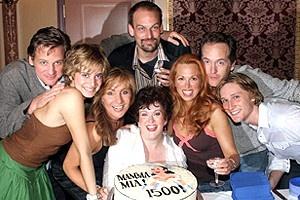 Mamma Mia 1500 Perfs - group