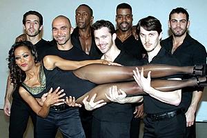 Chicago Givens O'Hurley Press Event - Robin Givens and boys