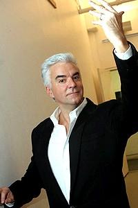 Chicago Givens O'Hurley Press Event - John O'Hurley - "take a look at a winner"