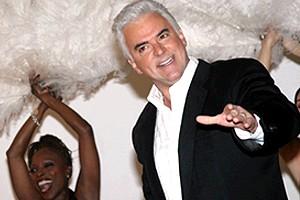 Chicago Givens O'Hurley Press Event - John O'Hurley - singing