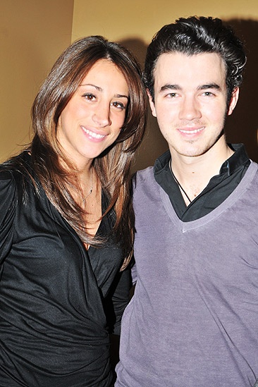 Spiderman Kevin Jonas – Kevin Jonas – wife Danielle