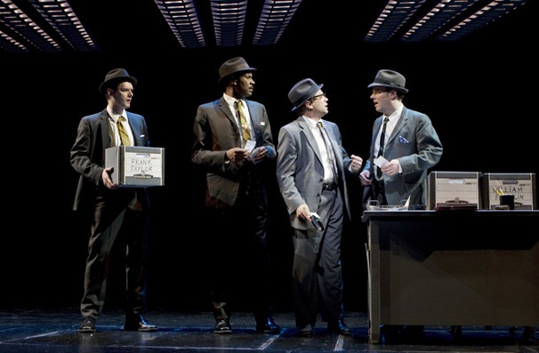 Show Photos - Catch Me If You Can - Norbert Leo Butz
