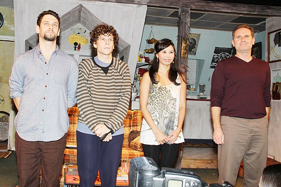 Asuncion - Justin Bartha - Jesse Eisenbergo - Camille Mana - Remy Auberjonois - Jesse Eisenberg