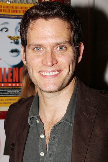 Silence opens – Steven Pasquale