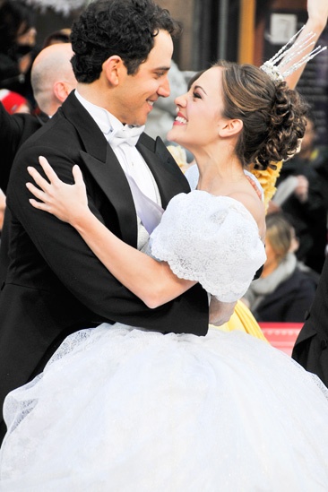 Cinderella at Macy's Parade - Santino Fontana- Laura Osnes 