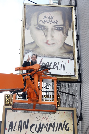 Alan Cumming Macbeth marquee – Alan Cumming
