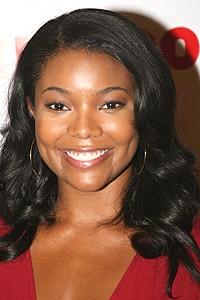 Photo Op - Usher opens in Chicago -  Gabrielle Union