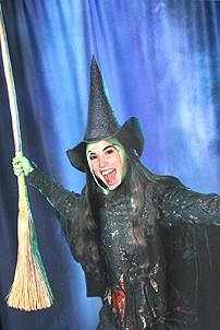 Photo Op - Wicked Day 2006 - Elphaba gets a new face