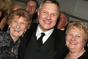 Photo Op - Chicago 10th Anniversary - party - Walter Bobbie - mom - sister