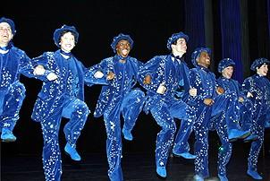 Photo Op - Mary Poppins Opening - cc - chorus 1