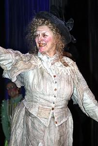 Photo Op - Mary Poppins Opening - cc - Cass Morgan