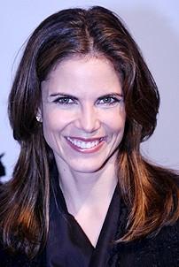 Photo Op - Mary Poppins Opening - Natalie Morales