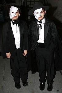 Photo Op - 19th Anniversary of Phantom - 2 kids as the phantom