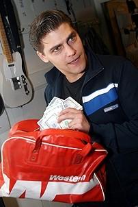 Photo Op - Jersey Boys in SF - Deven May (bag of money)