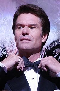 Photo Op - Harry Hamlin and Lisa Rinna do press for Chicago - Harry Hamlin