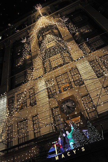 Buddy Macy’s – tree