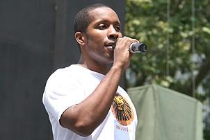 Photo Op - Broadway in Bryant Park 07-26-07 - Cornelius Jones Jr. 