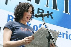 Photo Op - Broadway in Bryant Park 07-26-07 - Karen Ziemba