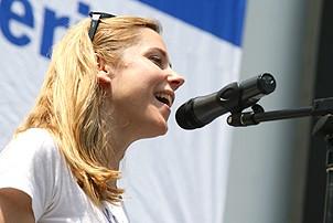 Photo Op - Broadway in Bryant Park 07-26-07 - Kerry Butler (singing)